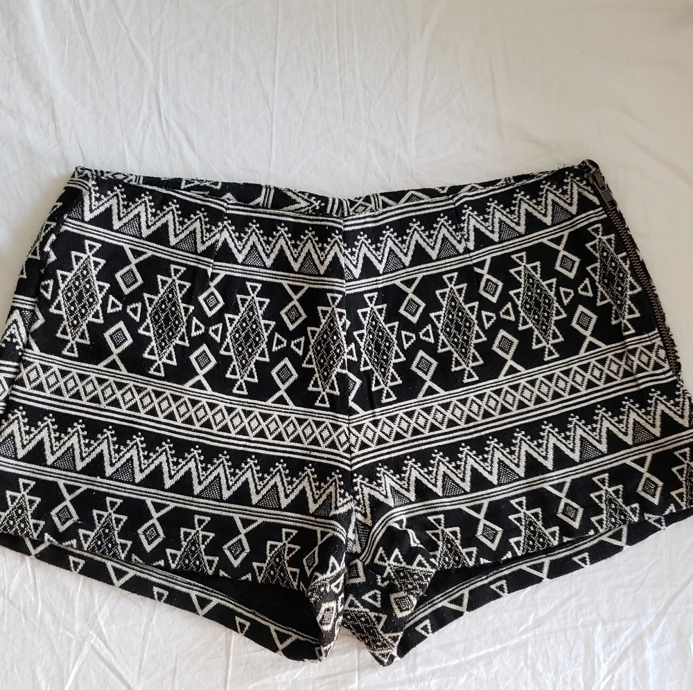 Billabong geometric pattern southwest shorts